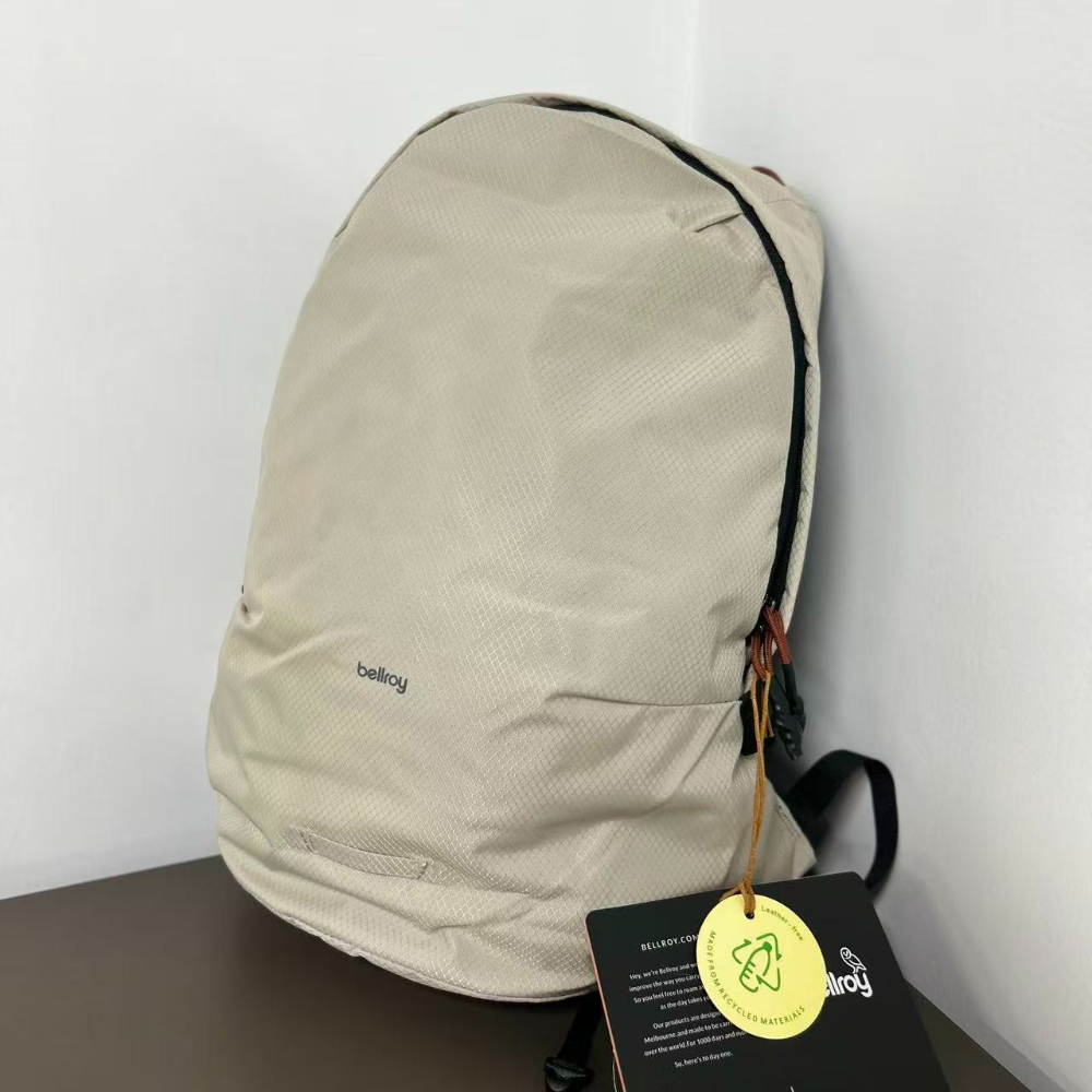 Bellroy Lite Daypack 20L Light - đánh giá và giá Outdoor Adventure Trips